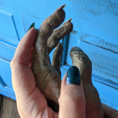 Gnarled Witches Hand Ring Holder